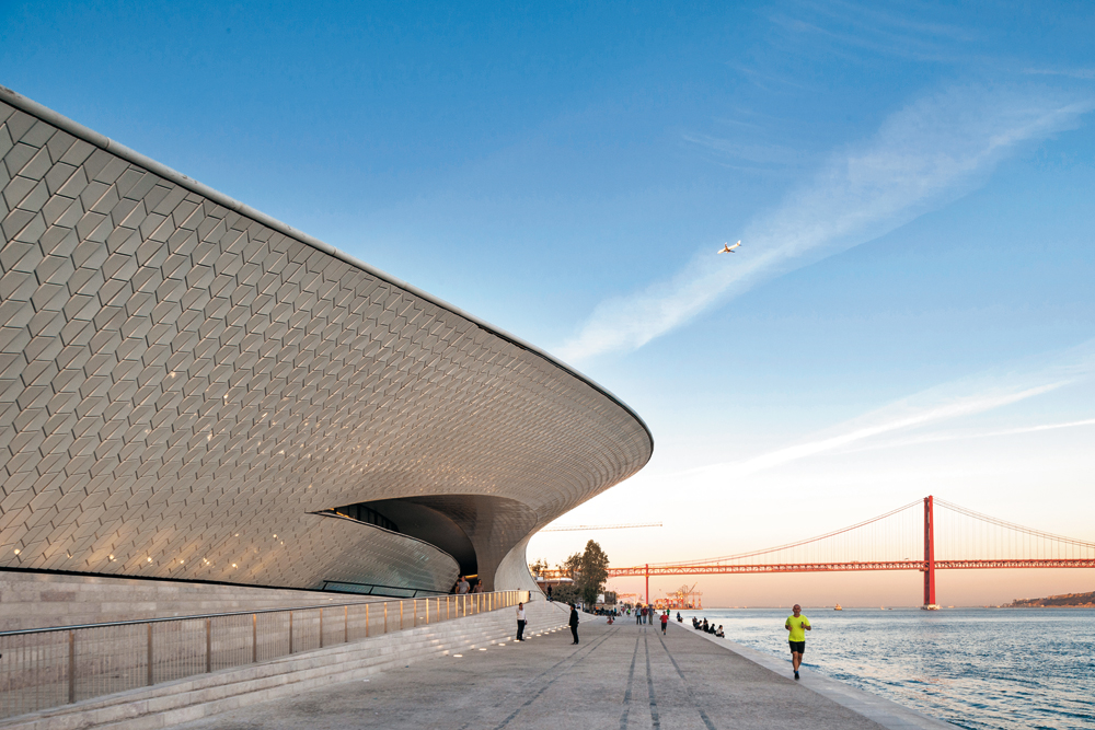 Report: MAAT Lisbon – bringing the people to the water - DETAIL inspiration