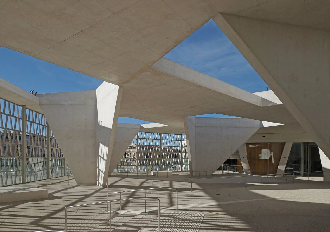 After 54 years, the German School in Madrid has given up its location in the city center and moved into a new building on the northern outskirts of the city.